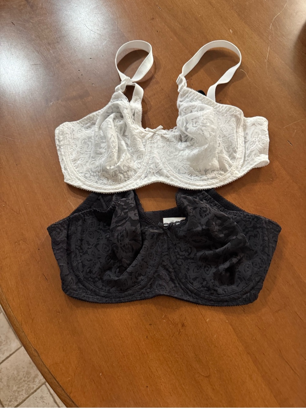 Bali Lace Underwire Bra Set - White & Black